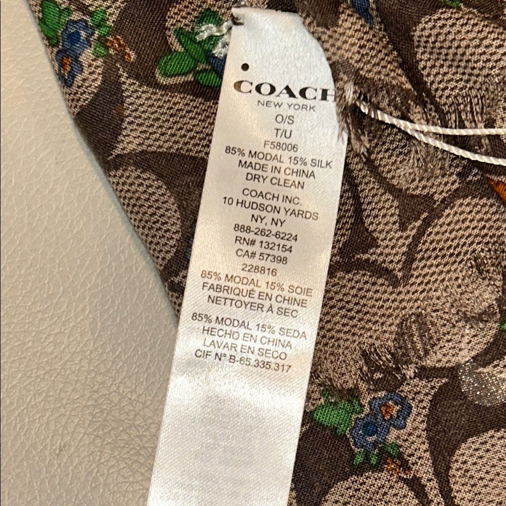 Coach Signature Floral Badlands Oblong Scarf, NWT - Picture 5 of 8